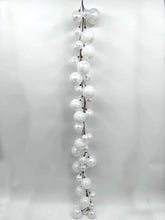 Load image into Gallery viewer, White/Pearl Bauble Garland - 2m